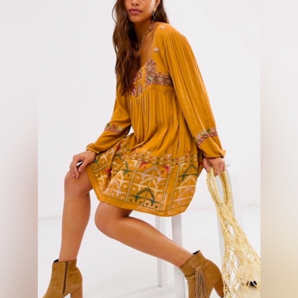 NWT Free People Rhiannon Embroidered Mini Dress
Small